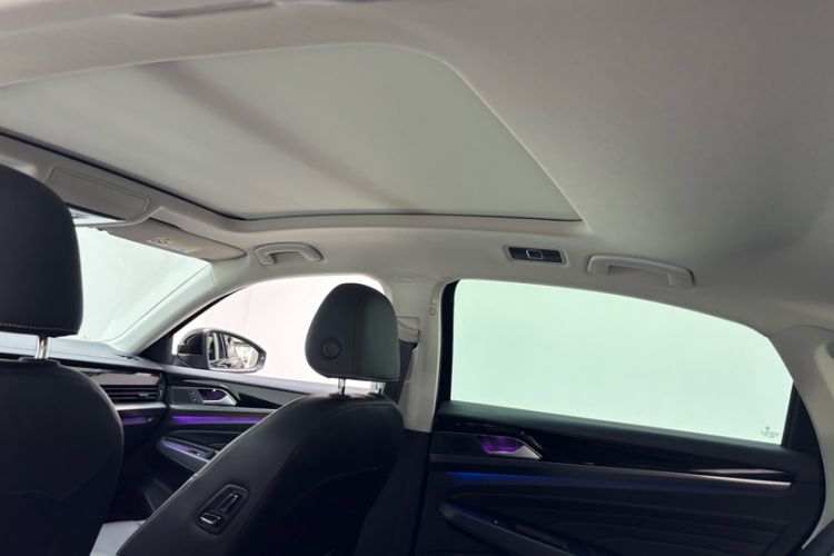 Used Volkswagen Passat 2022 330TSI Starry Elite Edition Headliner