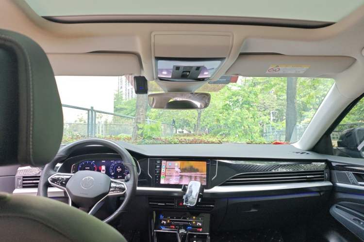 Used Volkswagen Passat 2022 330TSI Luxury Edition Headliner