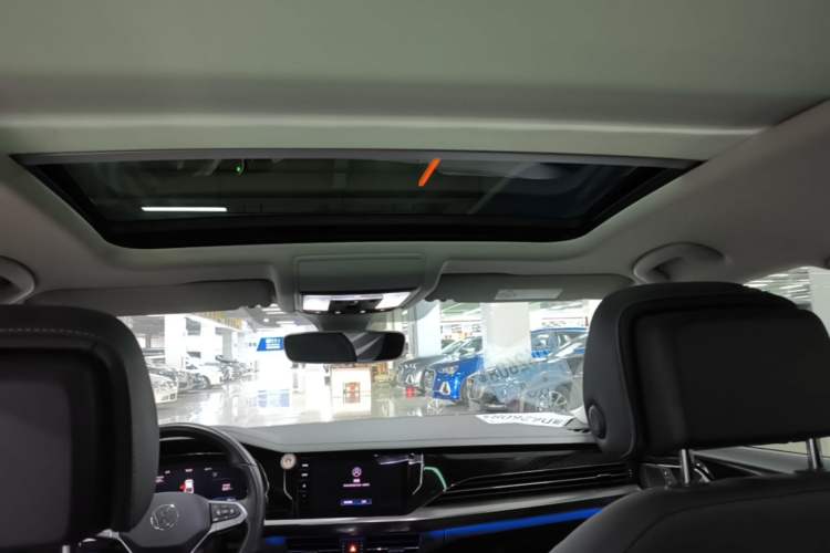 Used Volkswagen Passat 2022 330TSI Luxury Edition Headliner