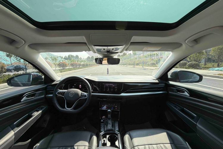 Used Volkswagen Passat 2022 330TSI Starry Luxury Edition Interior 1