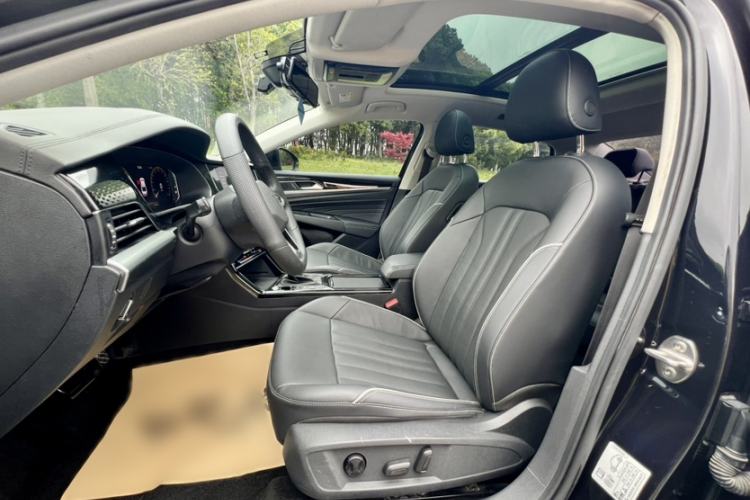 Used Volkswagen Passat 2022 330TSI Elite Edition Interior 1