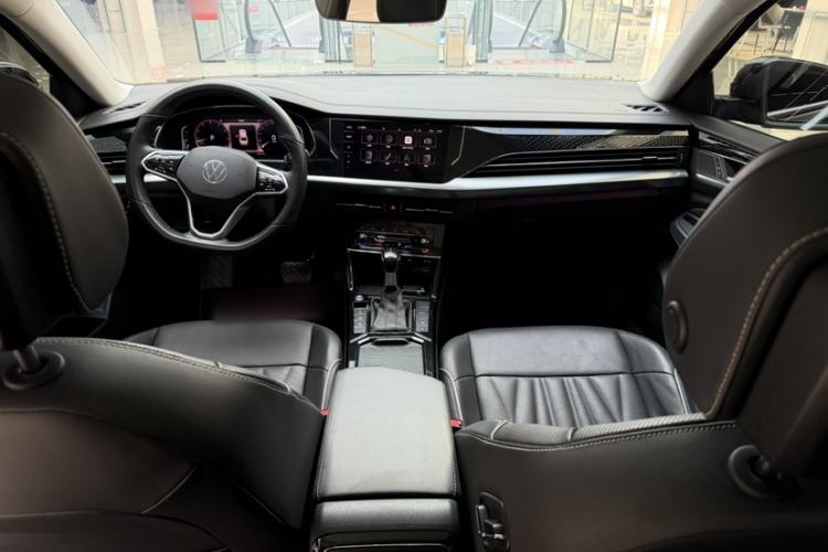 Used Volkswagen Passat 2022 330TSI Starry Luxury Edition – Exclusive Special Edition Interior 1