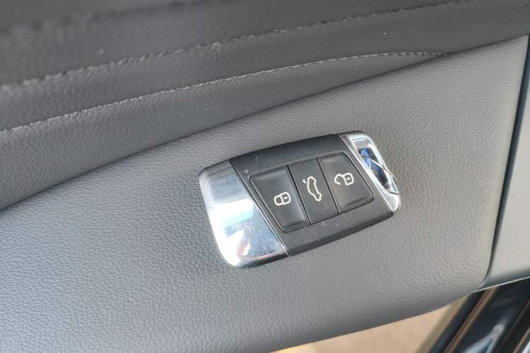 Used Volkswagen Passat 2022 330TSI Luxury Edition Interior 1