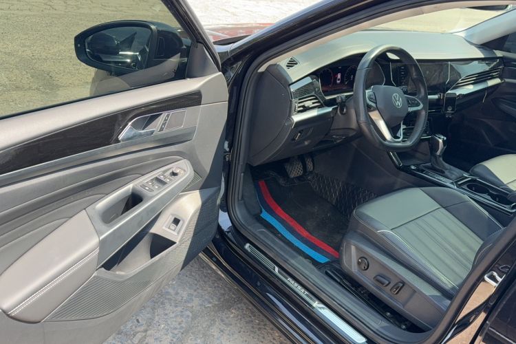 Used Volkswagen Passat 2022 330TSI Elite Edition Custom Version Interior 1