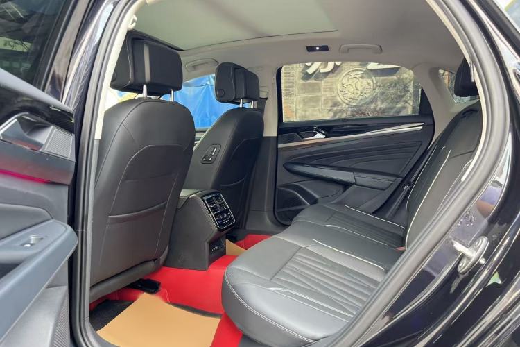 Used Volkswagen Passat 2022 330TSI Starry Luxury Edition Interior 10