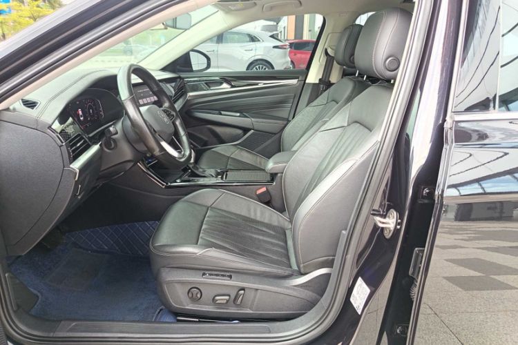 Used Volkswagen Passat 2022 330TSI Starry Luxury Edition Interior 11