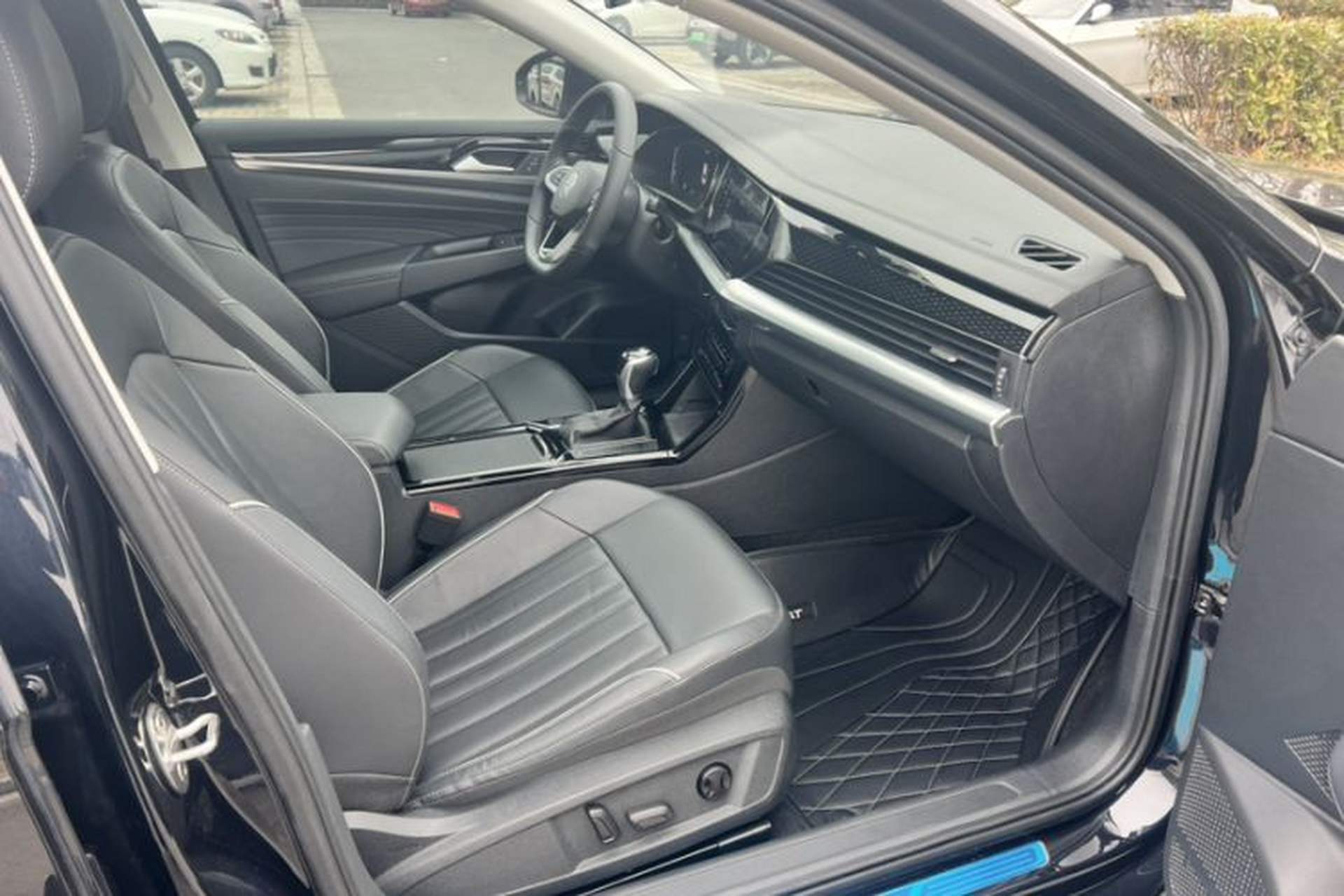Used Volkswagen Passat 2022 330TSI Elite Edition Interior 2