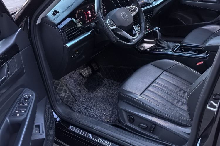 Used Volkswagen Passat 2022 330TSI Starry Elite Edition Interior 2
