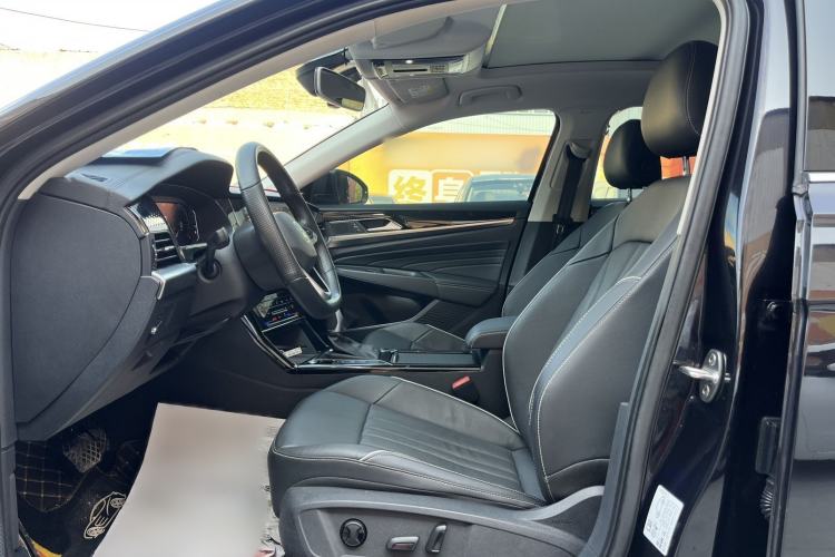 Used Volkswagen Passat 2022 330TSI Elite Edition Interior 2
