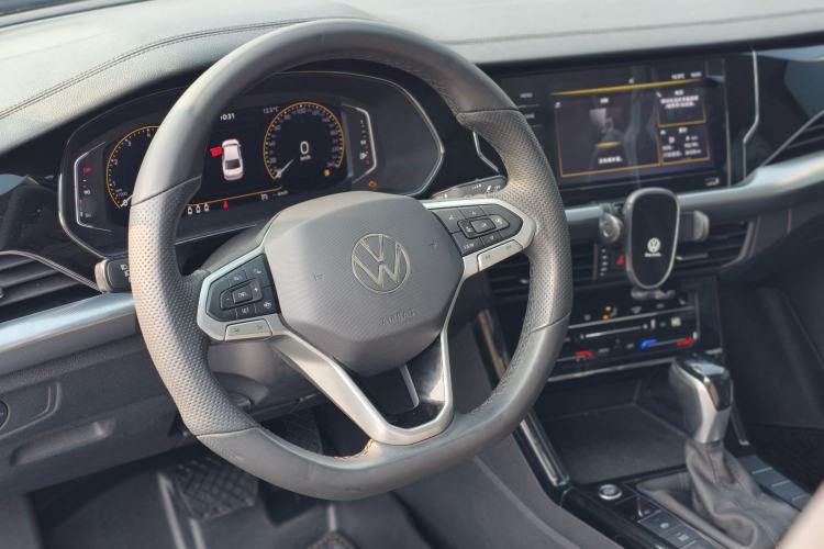 Used Volkswagen Passat 2022 330TSI Elite Edition Custom Version Interior 2