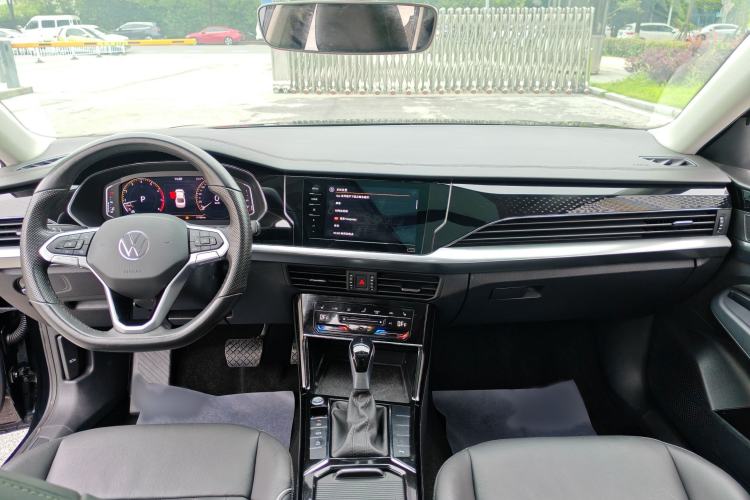 Used Volkswagen Passat 2022 330TSI Elite Edition Interior 2
