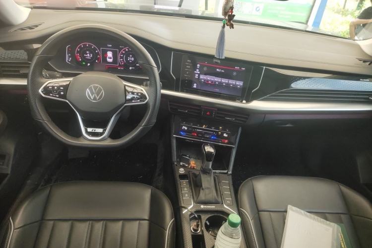 Used Volkswagen Passat 2022 330TSI Starry Elite Edition Interior 2
