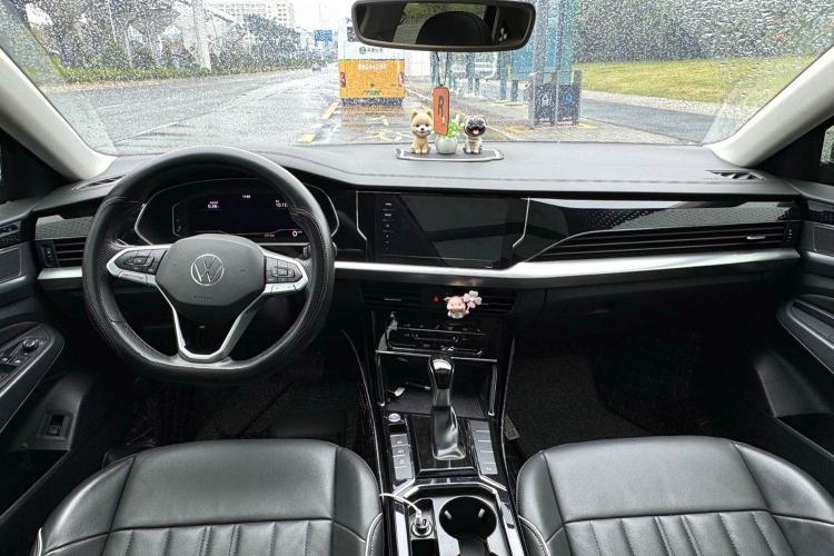 Used Volkswagen Passat 2022 330TSI Starry Elite Edition Interior 2