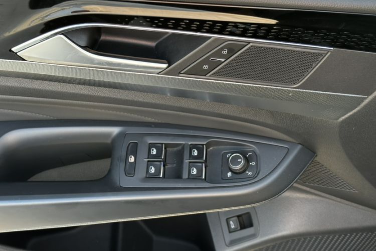 Used Volkswagen Passat 2022 330TSI Starry Luxury Edition Interior 2
