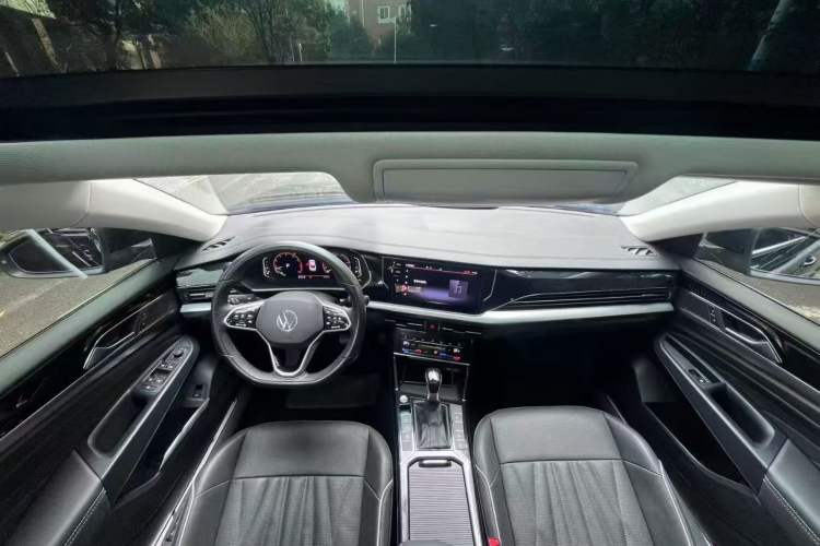 Used Volkswagen Passat 2022 330TSI Starry Luxury Edition Interior 2