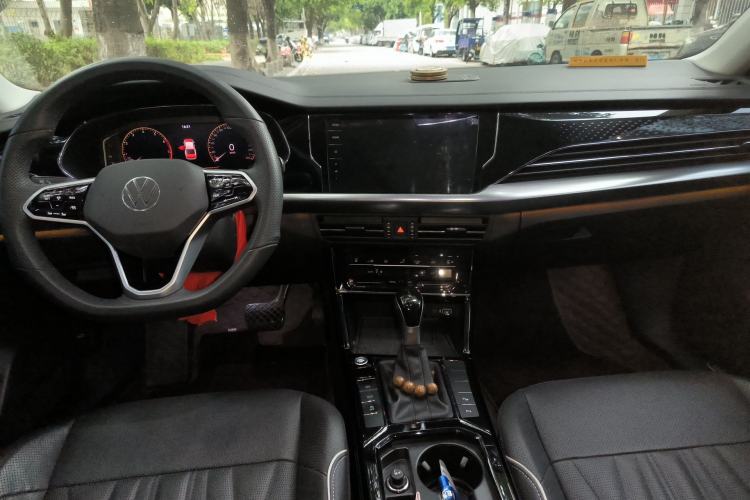 Used Volkswagen Passat 2022 330TSI Luxury Edition Interior 2