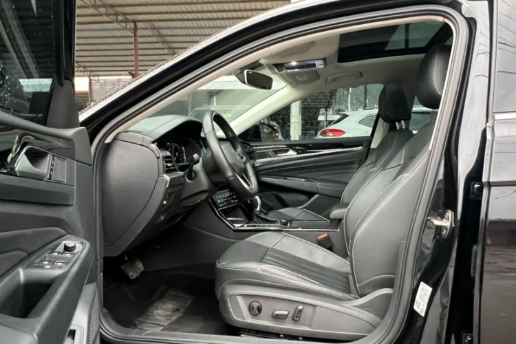 Used Volkswagen Passat 2022 330TSI Elite Edition Interior 2