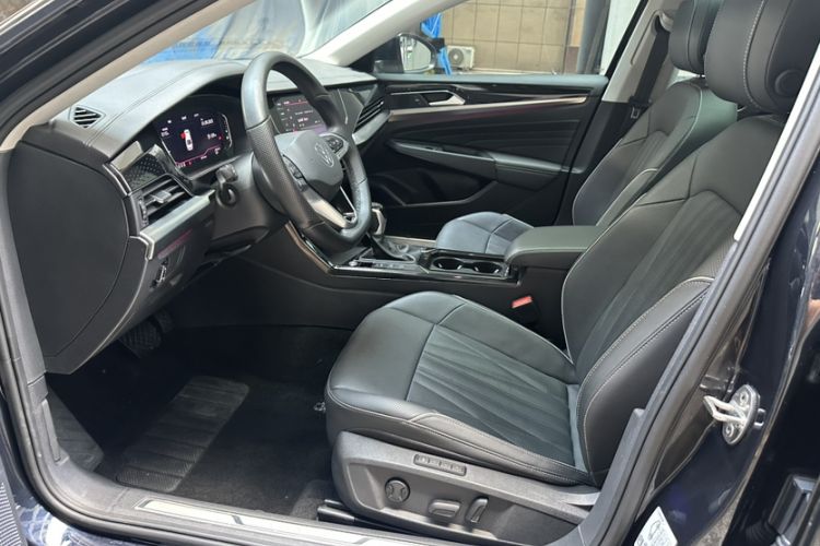 Used Volkswagen Passat 2022 330TSI Starry Luxury Edition Interior 2