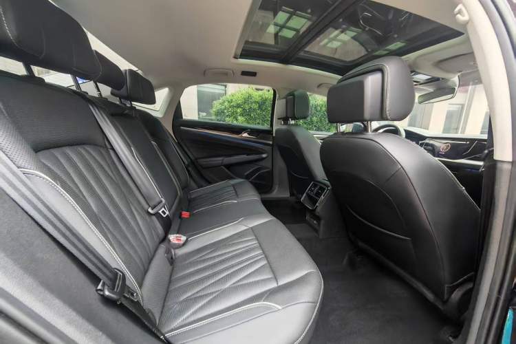 Used Volkswagen Passat 2022 330TSI Starry Luxury Edition Interior 2