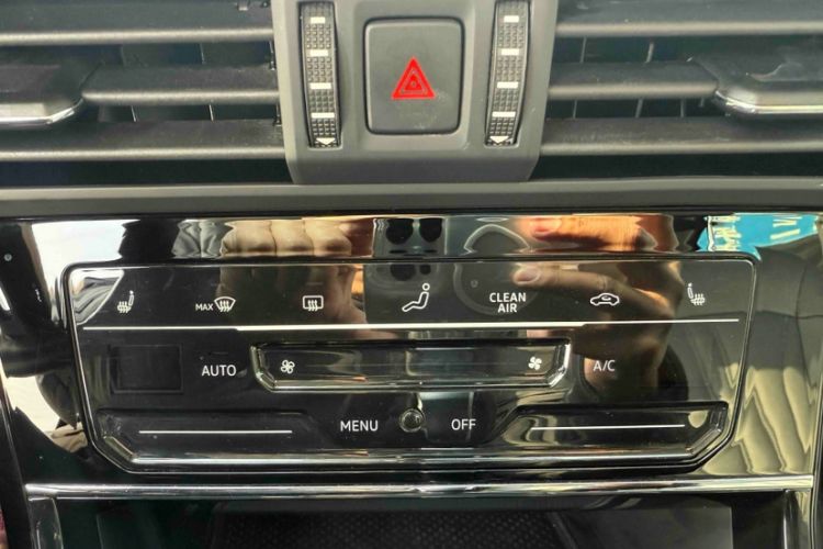 Used Volkswagen Passat 2022 330TSI Elite Edition Interior 2