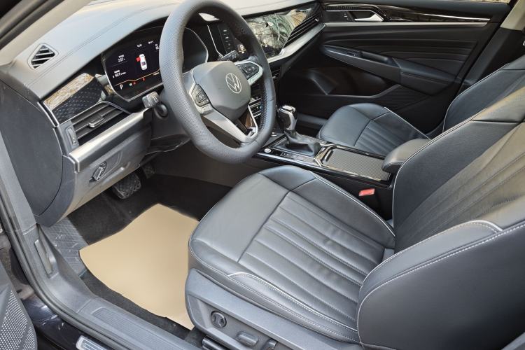 Used Volkswagen Passat 2022 330TSI Elite Edition Interior 2