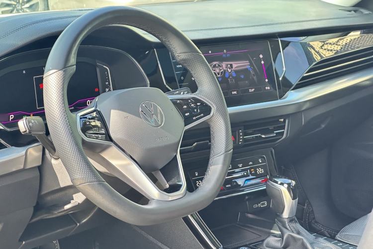 Used Volkswagen Passat 2022 330TSI Starry Luxury Edition Interior 2