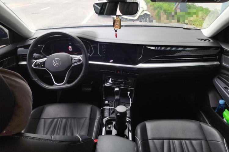 Used Volkswagen Passat 2022 330TSI Luxury Edition Interior 2