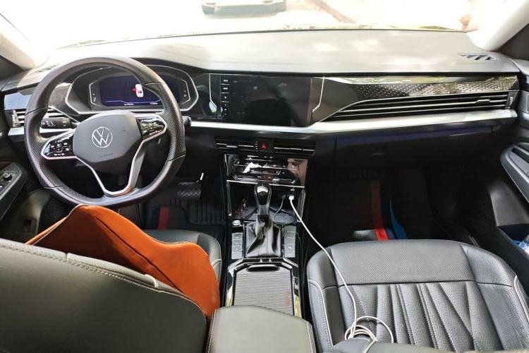 Used Volkswagen Passat 2022 330TSI Starry Luxury Edition Interior 2