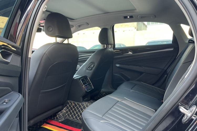 Used Volkswagen Passat 2022 330TSI Elite Edition Interior 3