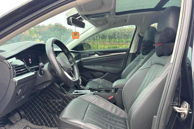 Used Volkswagen Passat 2022 330TSI Starry Elite Edition Interior 3