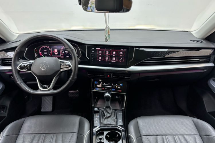 Used Volkswagen Passat 2022 330TSI Starry Luxury Edition Interior 3