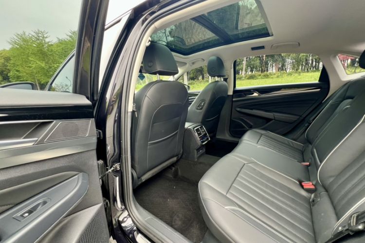 Used Volkswagen Passat 2022 330TSI Elite Edition Interior 3