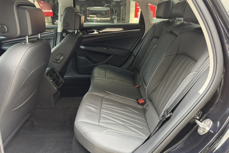 Used Volkswagen Passat 2022 330TSI Starry Luxury Edition – Exclusive Special Edition Interior 3