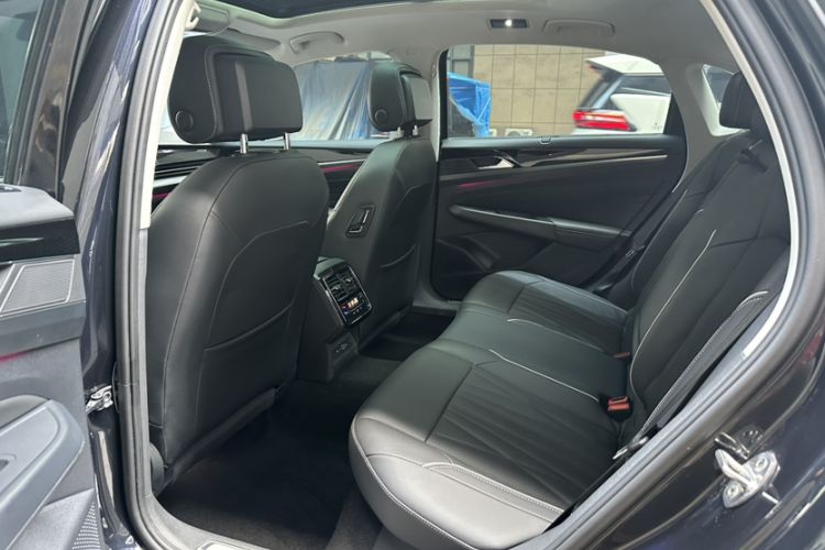 Used Volkswagen Passat 2022 330TSI Starry Luxury Edition Interior 3
