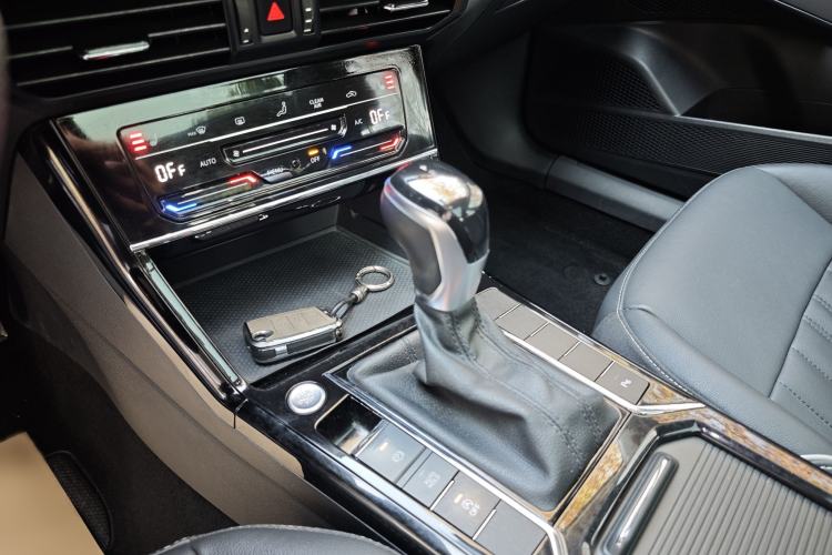 Used Volkswagen Passat 2022 330TSI Elite Edition Interior 3