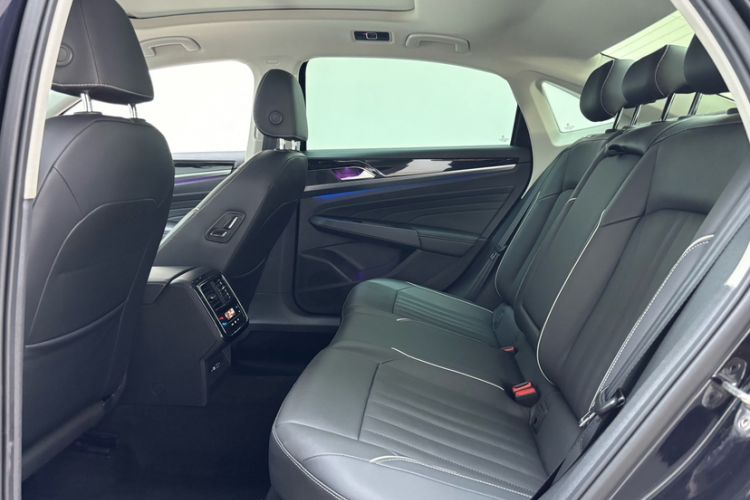 Used Volkswagen Passat 2022 330TSI Starry Elite Edition Interior 3