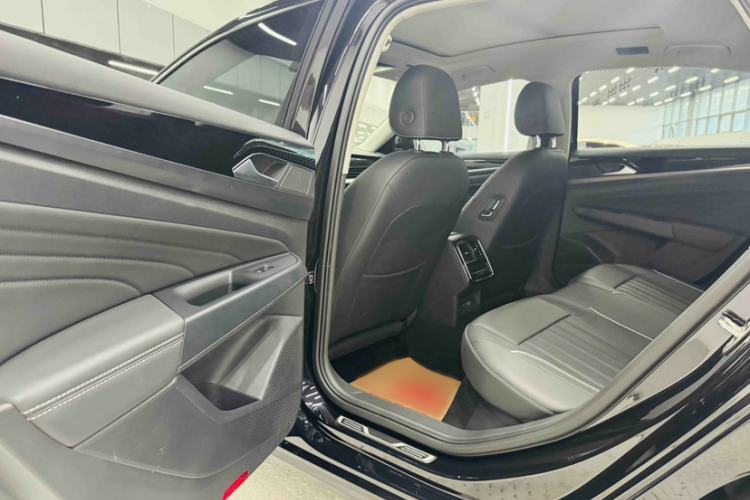 Used Volkswagen Passat 2022 330TSI Elite Edition Interior 3