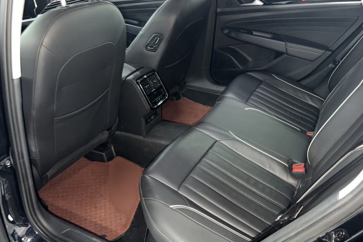 Used Volkswagen Passat 2022 330TSI Elite Edition Interior 3