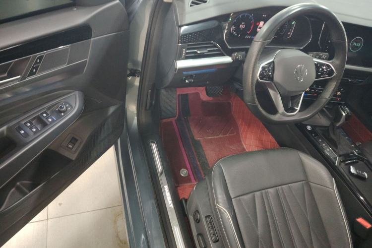 Used Volkswagen Passat 2022 330TSI Luxury Edition Interior 3