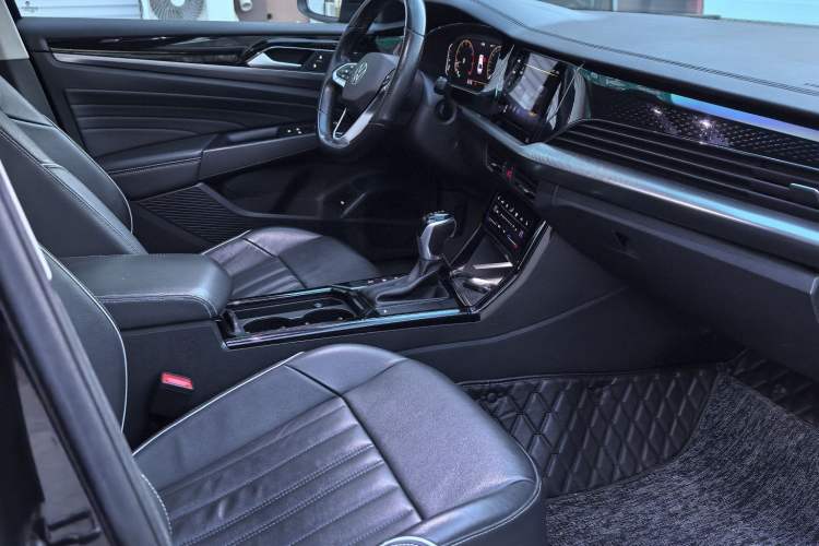 Used Volkswagen Passat 2022 330TSI Starry Elite Edition Interior 4