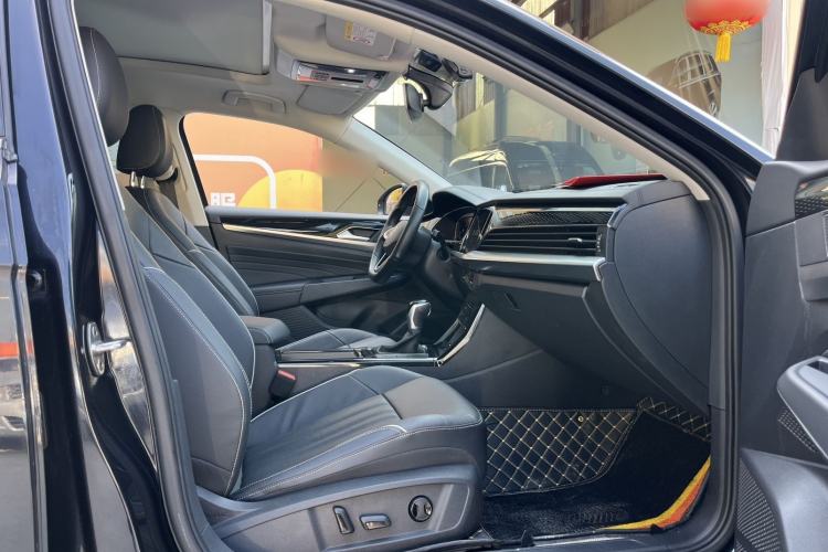 Used Volkswagen Passat 2022 330TSI Elite Edition Interior 4