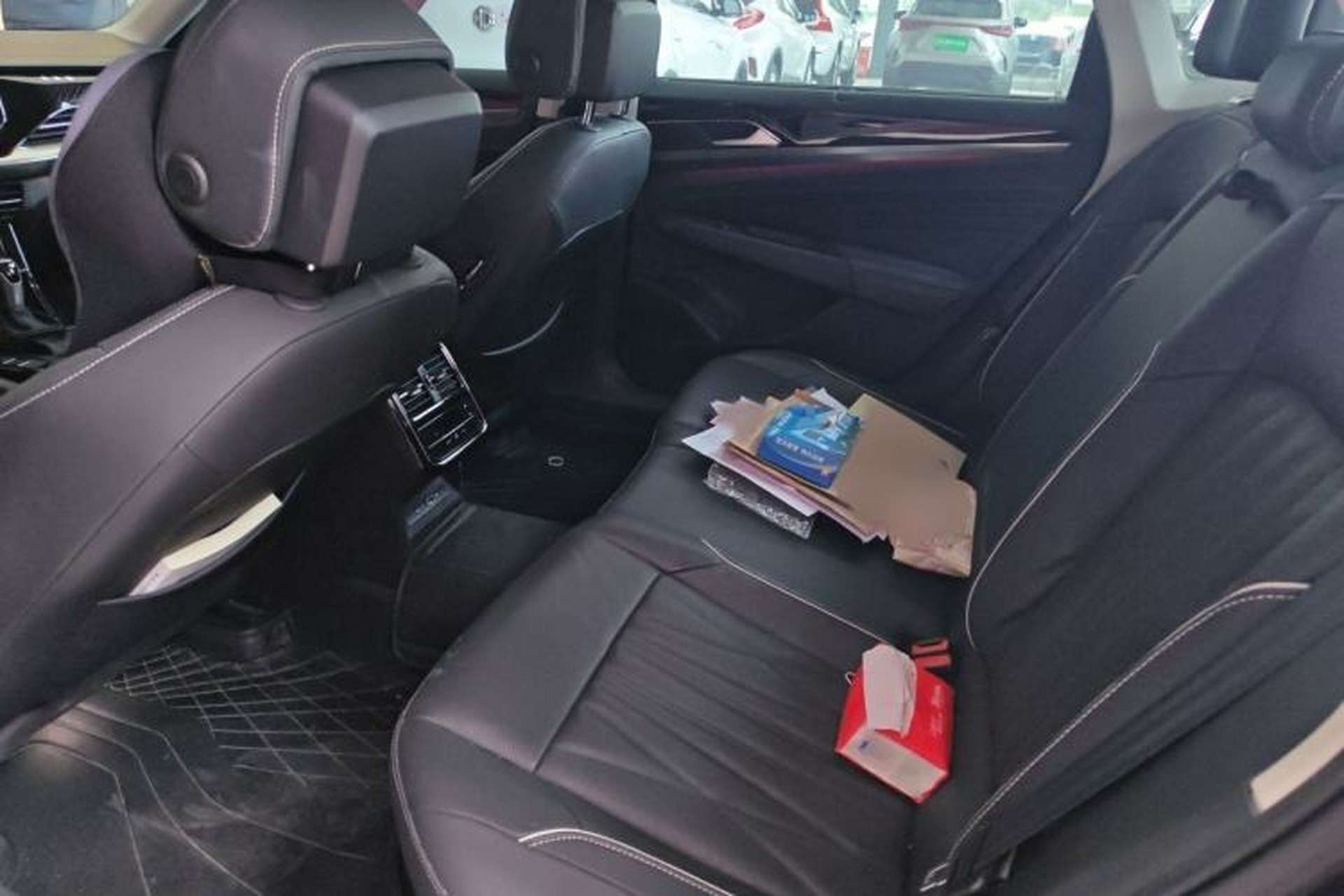 Used Volkswagen Passat 2022 330TSI Luxury Edition Interior 4