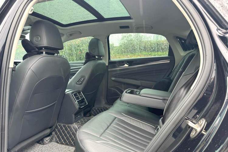 Used Volkswagen Passat 2022 330TSI Starry Elite Edition Interior 4