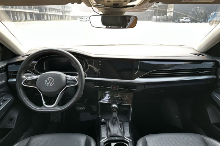 Used Volkswagen Passat 2022 330TSI Starry Luxury Edition Interior 4