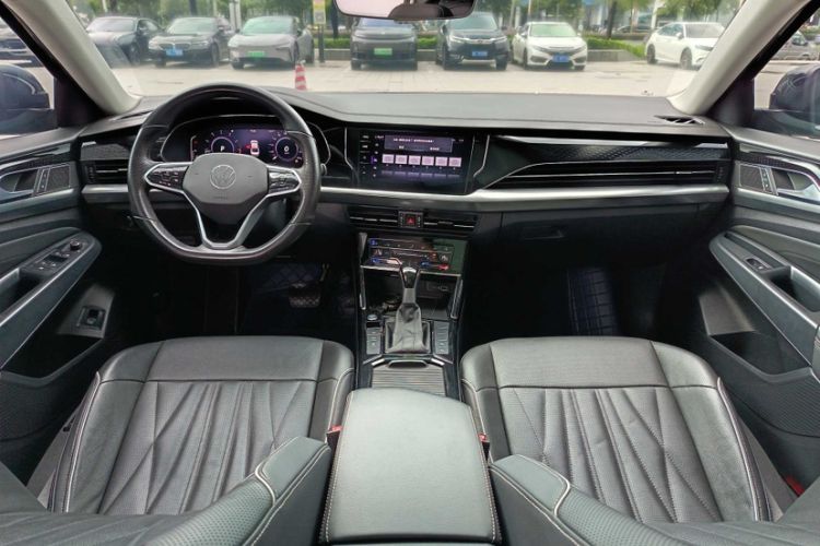Used Volkswagen Passat 2022 330TSI Starry Luxury Edition Interior 4