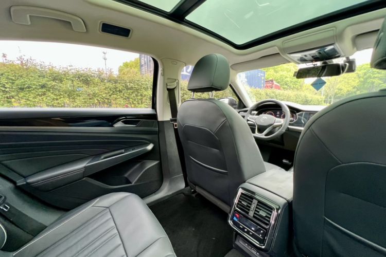 Used Volkswagen Passat 2022 330TSI Elite Edition Interior 4