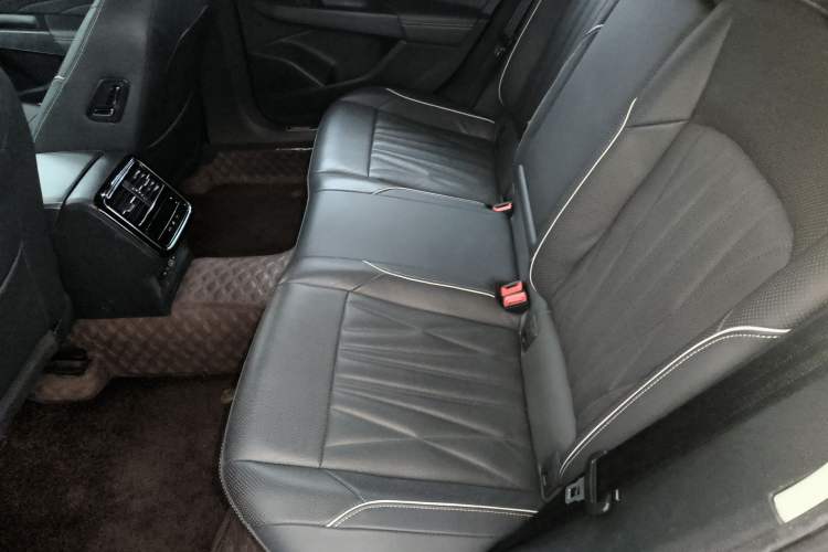 Used Volkswagen Passat 2022 330TSI Luxury Edition Interior 4