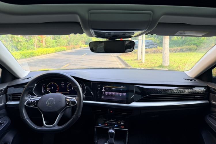 Used Volkswagen Passat 2022 330TSI Starry Elite Edition Interior 4