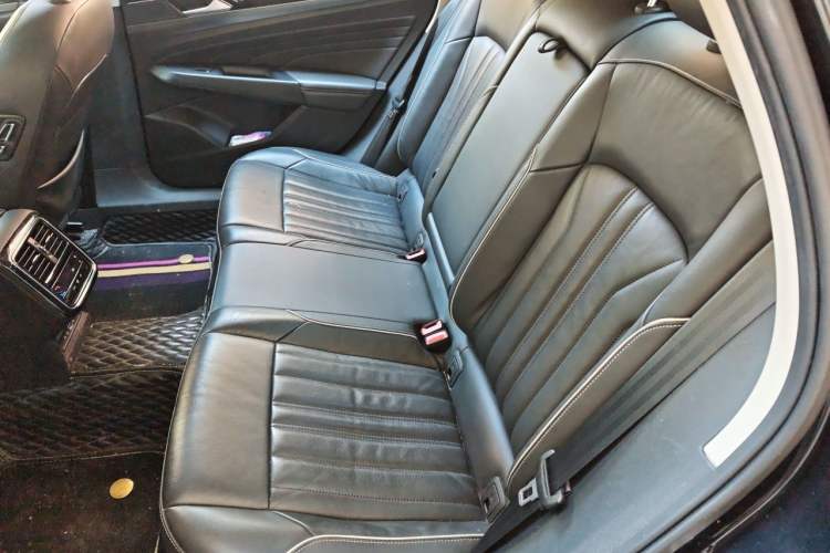 Used Volkswagen Passat 2022 330TSI Starry Elite Edition Interior 4