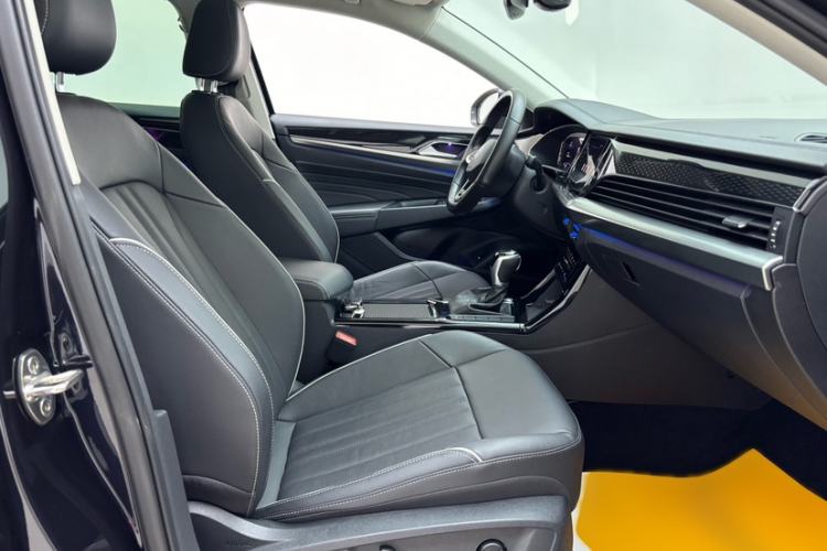 Used Volkswagen Passat 2022 330TSI Starry Elite Edition Interior 4
